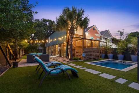 Property building, Neighbourhood, Garden, Balcony/Terrace, Swimming pool, Sunset
