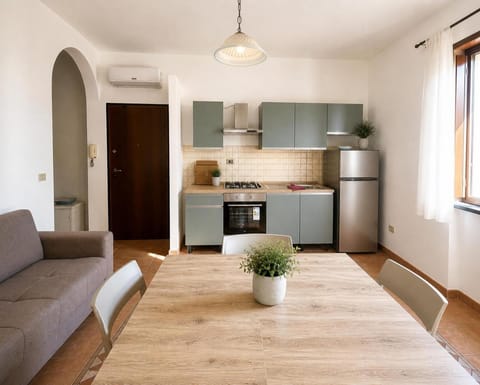 Kitchen or kitchenette, Living room, Seating area, Dining area, dishwasher, minibar, oven, pet friendly, stove