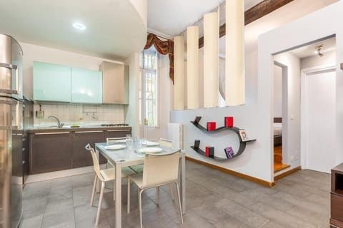 Kitchen or kitchenette, Living room, Seating area, Dining area, stove