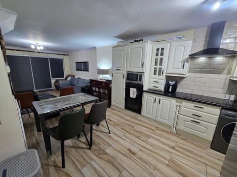Dining area, kitchen