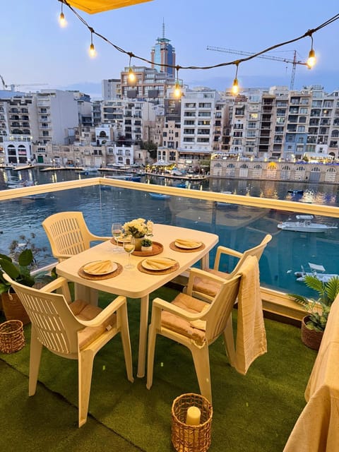 Balcony/Terrace, Living room, City view