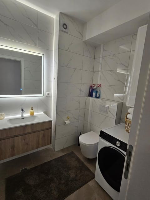 Toilet, washing machine