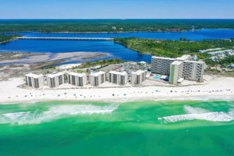 Property building, Bird's eye view, Beach, Beach
