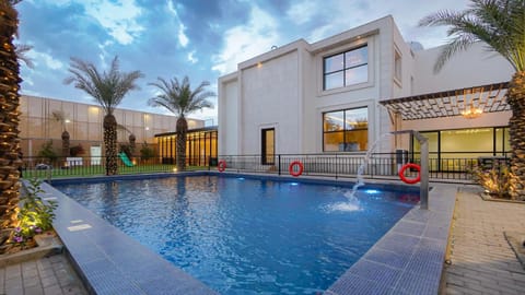 Balcony/Terrace, Swimming pool