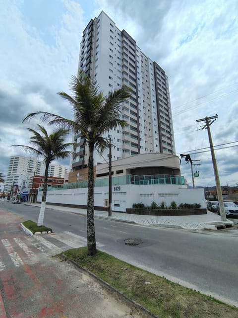 Property building, Neighbourhood, Location