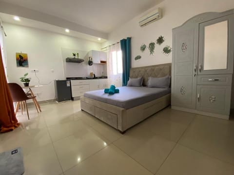 Photo of the whole room, Bedroom