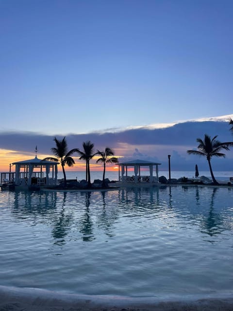 Beach, Swimming pool