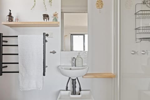 Mermaid Bay Retreat House in Bridport