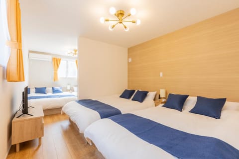 Bed, Photo of the whole room, Bedroom, air conditioner