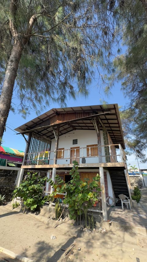 Property building, Garden, Balcony/Terrace