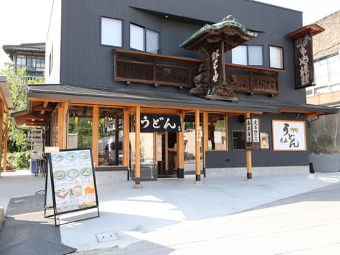 Property building, Restaurant/places to eat