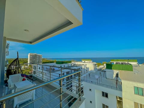 Property building, Day, Natural landscape, View (from property/room), Balcony/Terrace, City view, Sea view, Parking