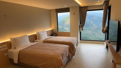 Bed, Natural landscape, TV and multimedia, Photo of the whole room, Bedroom, Mountain view