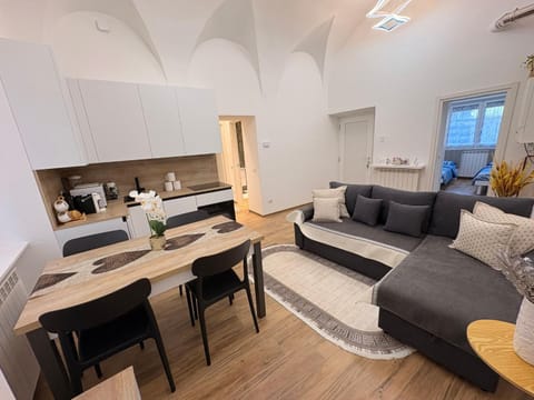 Bed, Living room, Dining area, Bedroom