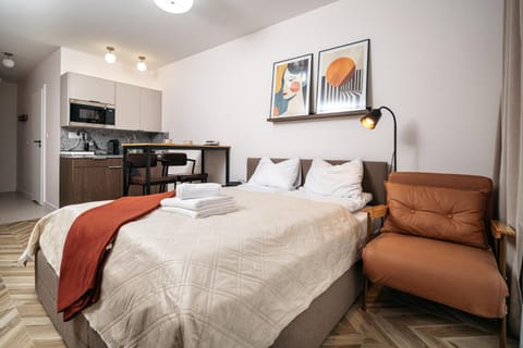 Bed, Kitchen or kitchenette, Photo of the whole room, Bedroom