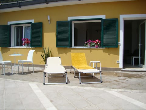 Property building, sunbed