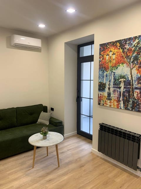 Living room, Seating area, air conditioner