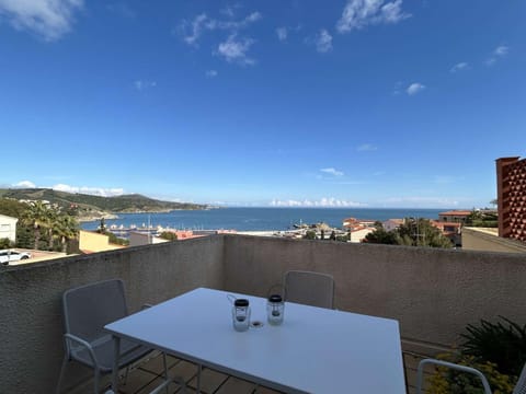 Natural landscape, Balcony/Terrace, Sea view