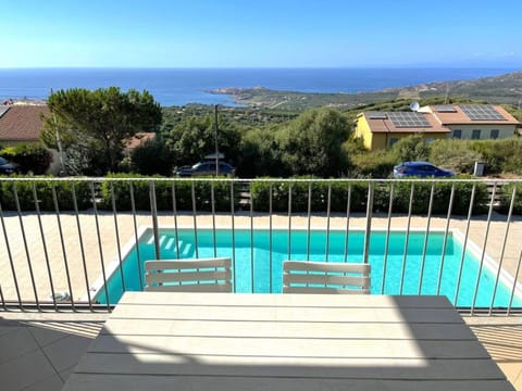 Natural landscape, View (from property/room), Balcony/Terrace, Pool view, Sea view, Swimming pool
