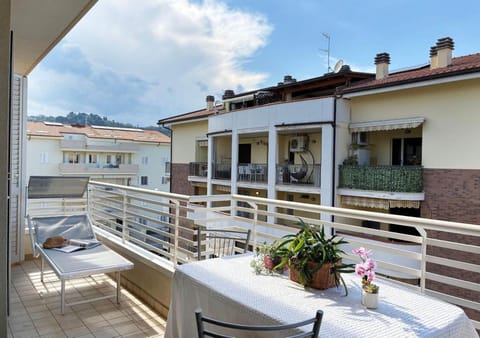 Property building, Day, View (from property/room), Balcony/Terrace