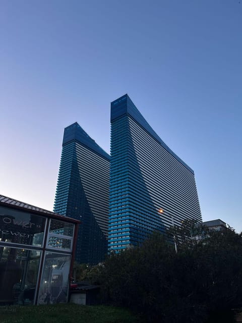 Property building, Restaurant/places to eat, Day