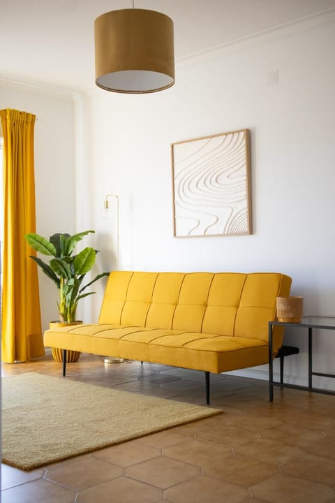 Communal lounge/ TV room, Game Room, Library, Living room, Decorative detail