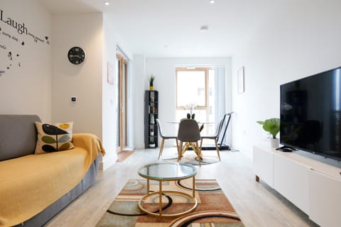 Communal lounge/ TV room, Living room, Seating area