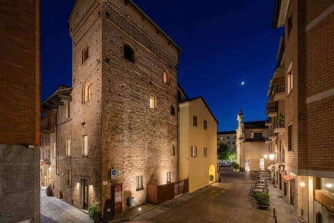 Property building, Night