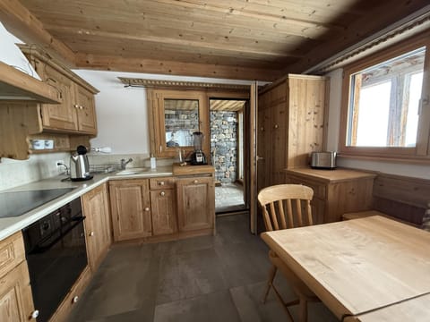 Charming mountain flat with sauna Apartment in Canton of Grisons