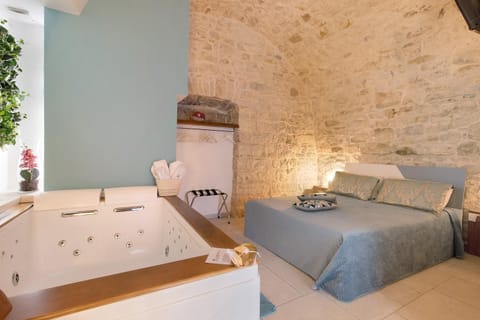 Bathroom, Living room