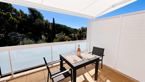 Patio, Balcony/Terrace, Garden view, Landmark view, Inner courtyard view