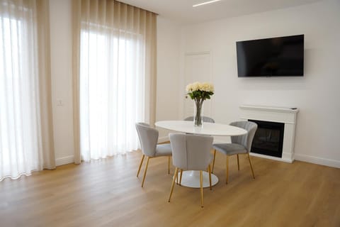 TV and multimedia, Seating area