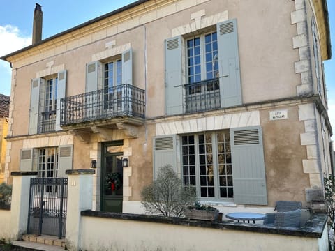 Property building, Balcony/Terrace