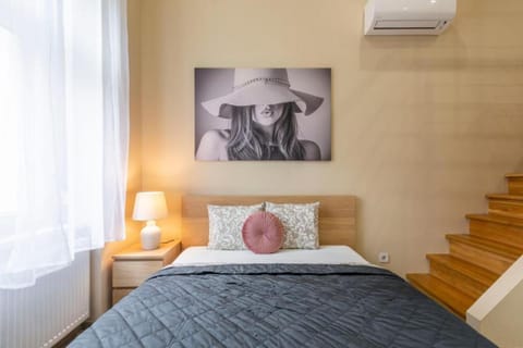 Bed, Bedroom, air conditioner