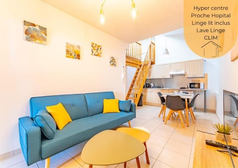 Kitchen or kitchenette, Seating area, Dining area