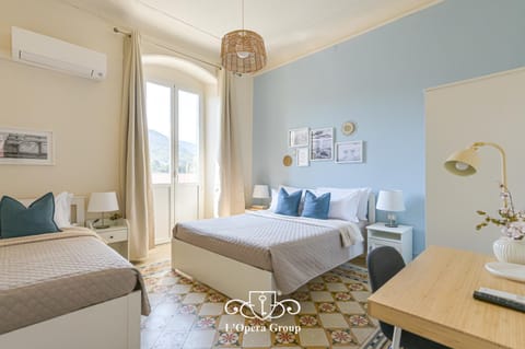 Bed, Photo of the whole room, Bedroom, air conditioner