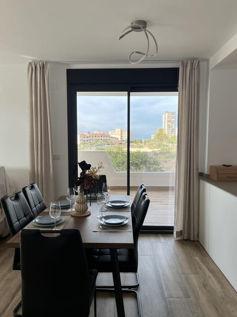 Living room, Seating area, Dining area