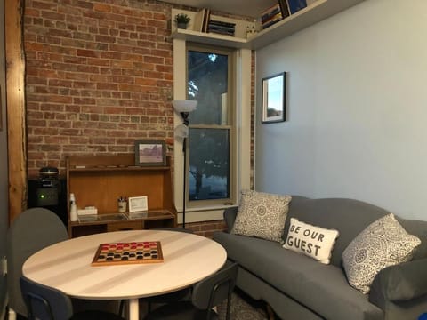 Tipton, IN Hotel-downtown w/ private bed/bathroom Hotel in Tipton