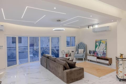 Living room, Seating area, air conditioner