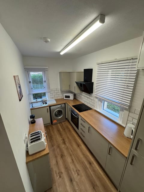 Grange Haven - Newly renovated 2-Bedroom flat, sleeps 5, 10 mins walk to centre Apartment in Fort William