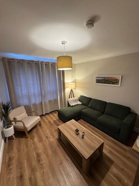 Grange Haven - Newly renovated 2-Bedroom flat, sleeps 5, 10 mins walk to centre Apartment in Fort William