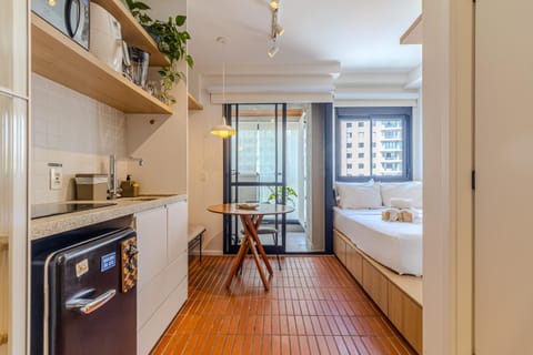 Bed, Kitchen or kitchenette, Photo of the whole room, Dining area, Bedroom, minibar