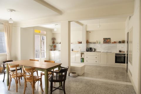 Kitchen or kitchenette, Living room, Dining area