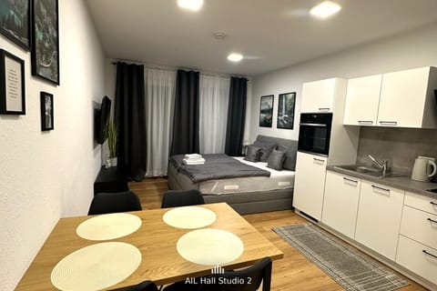 Bed, Kitchen or kitchenette, Photo of the whole room, Bedroom