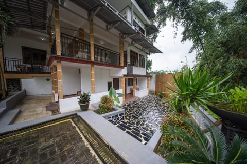 Property building, Day, View (from property/room), Balcony/Terrace, Garden view