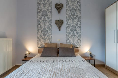 Bed, Photo of the whole room, Bedroom, wardrobe