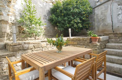 Patio, Garden, Garden, Balcony/Terrace