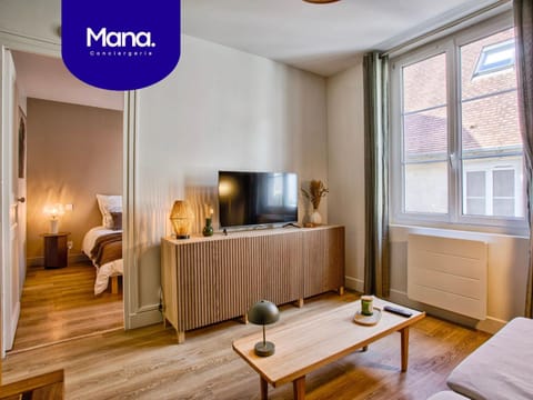 Communal lounge/ TV room, TV and multimedia, Living room, Photo of the whole room, Seating area