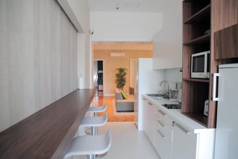 Kitchen or kitchenette, Seating area, Dining area, Communal kitchen