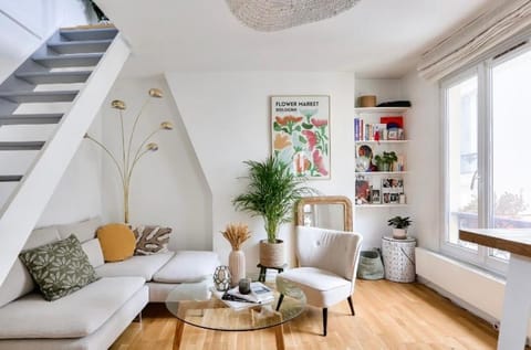 Living room, Inner courtyard view